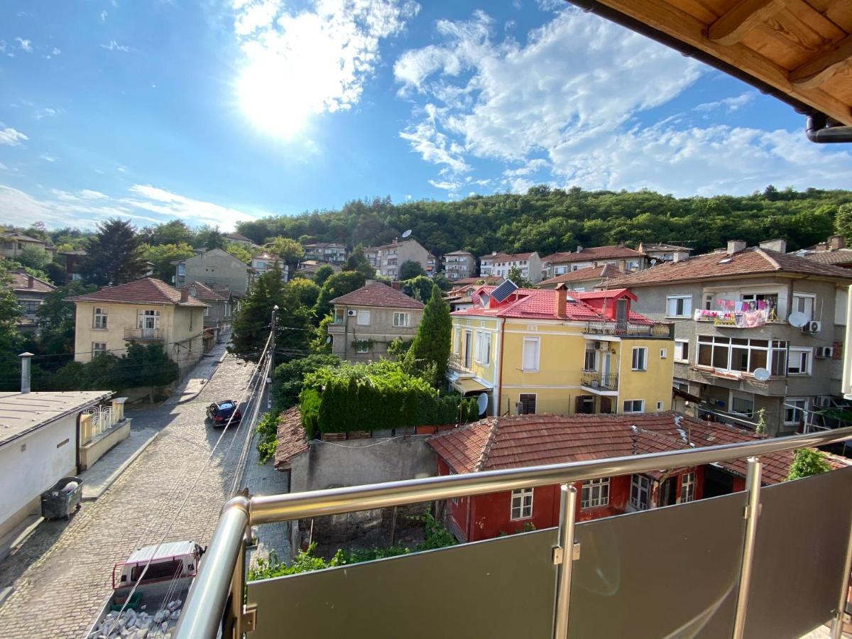 Coziness And Comfort In The Old Town Veliko Tarnovo Exterior photo